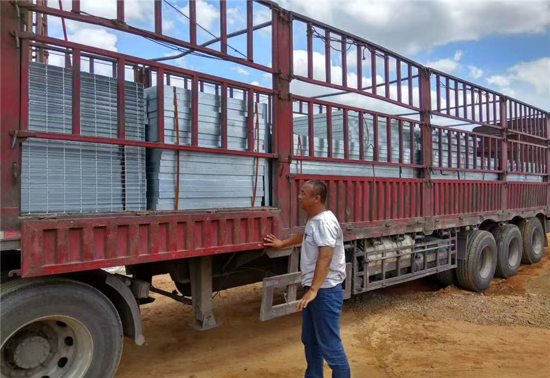 平臺格柵板.jpg 平臺格柵板.jpg