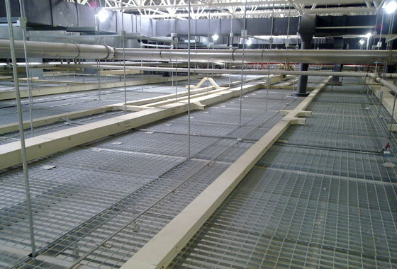 防滑鋼格柵板.jpg 防滑鋼格柵板.jpg