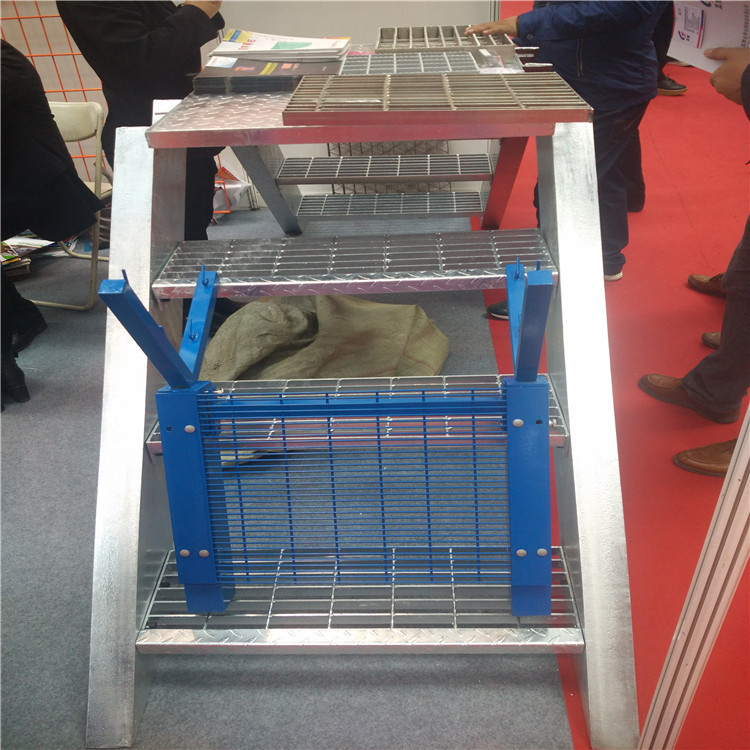 河北踏步格柵板廠家 河北踏步格柵板廠家