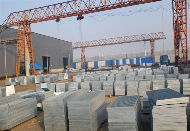 鋼格柵板.jpg 鋼格柵板.jpg