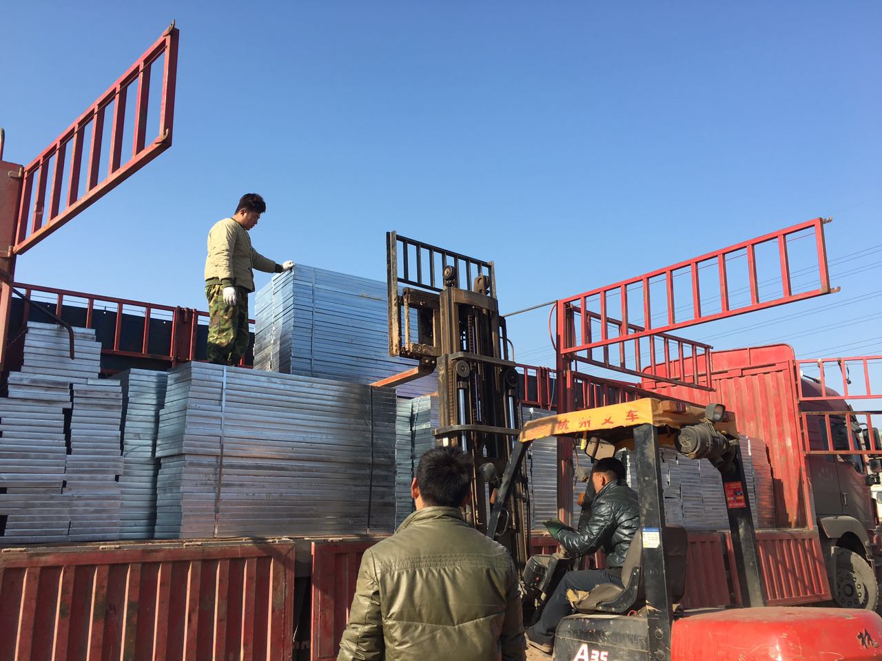 鋼格板.jpg 鋼格板.jpg