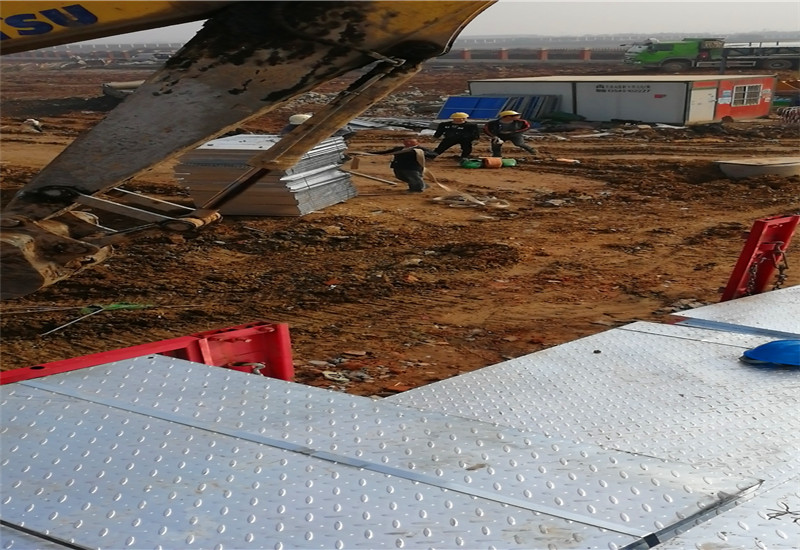 復(fù)合熱鍍鋅鋼格板.jpg 復(fù)合熱鍍鋅鋼格板.jpg